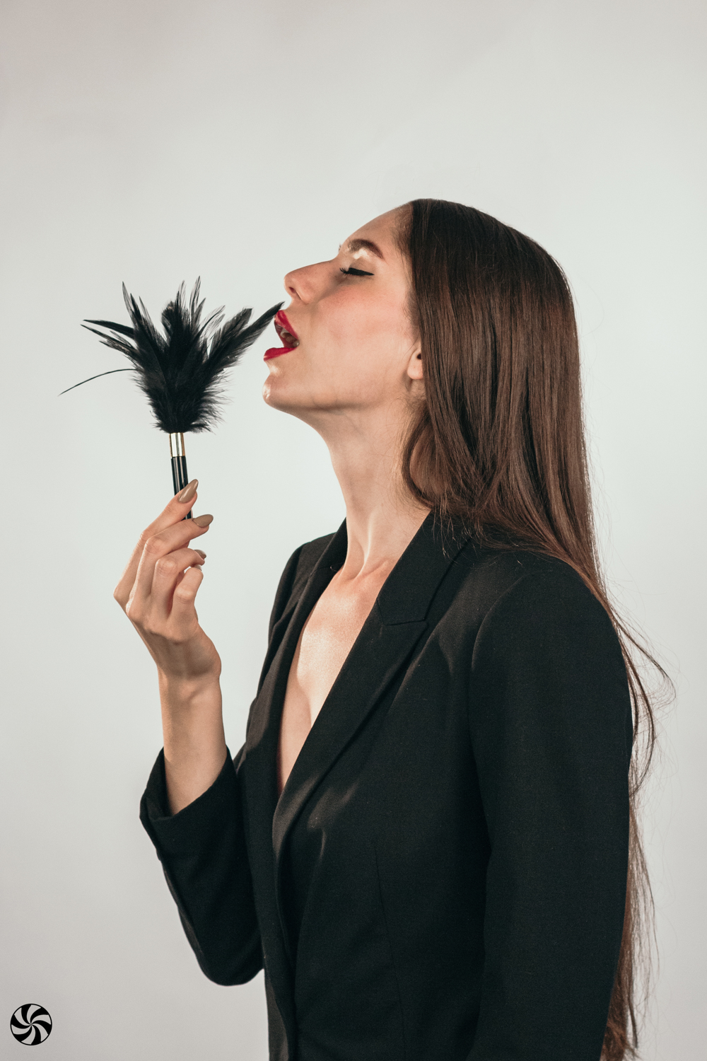 Тиклер Burlesque Plume Black 1082-02lola
