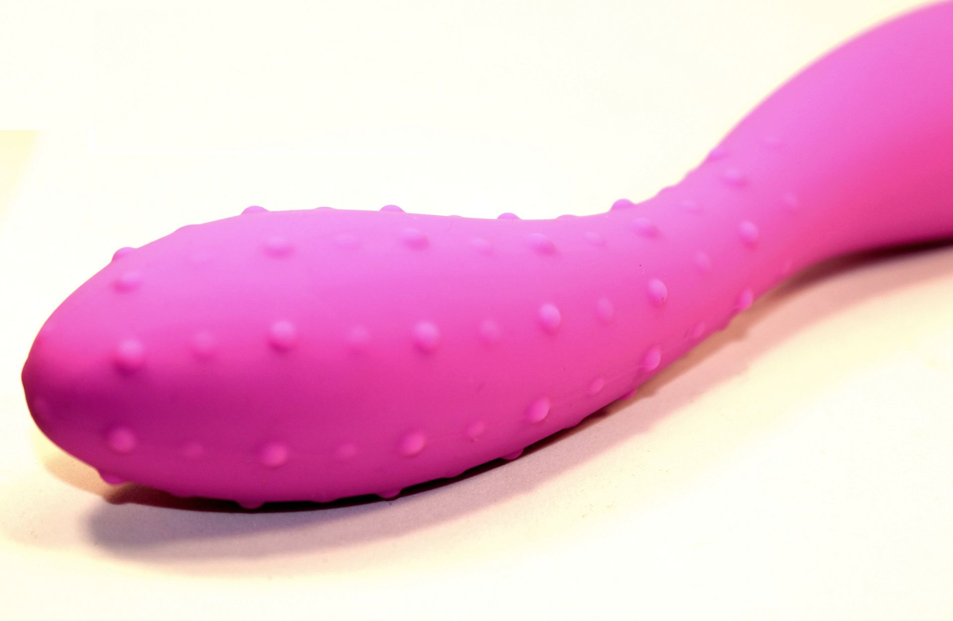 Фаллоимитатор с двумя разными поверхностями розовый 47453-MM